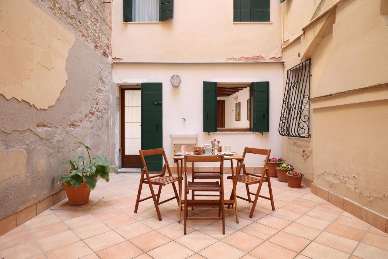 Ca Giardini Apartments In Biennale By Bricola Apartments Venice Luaran gambar