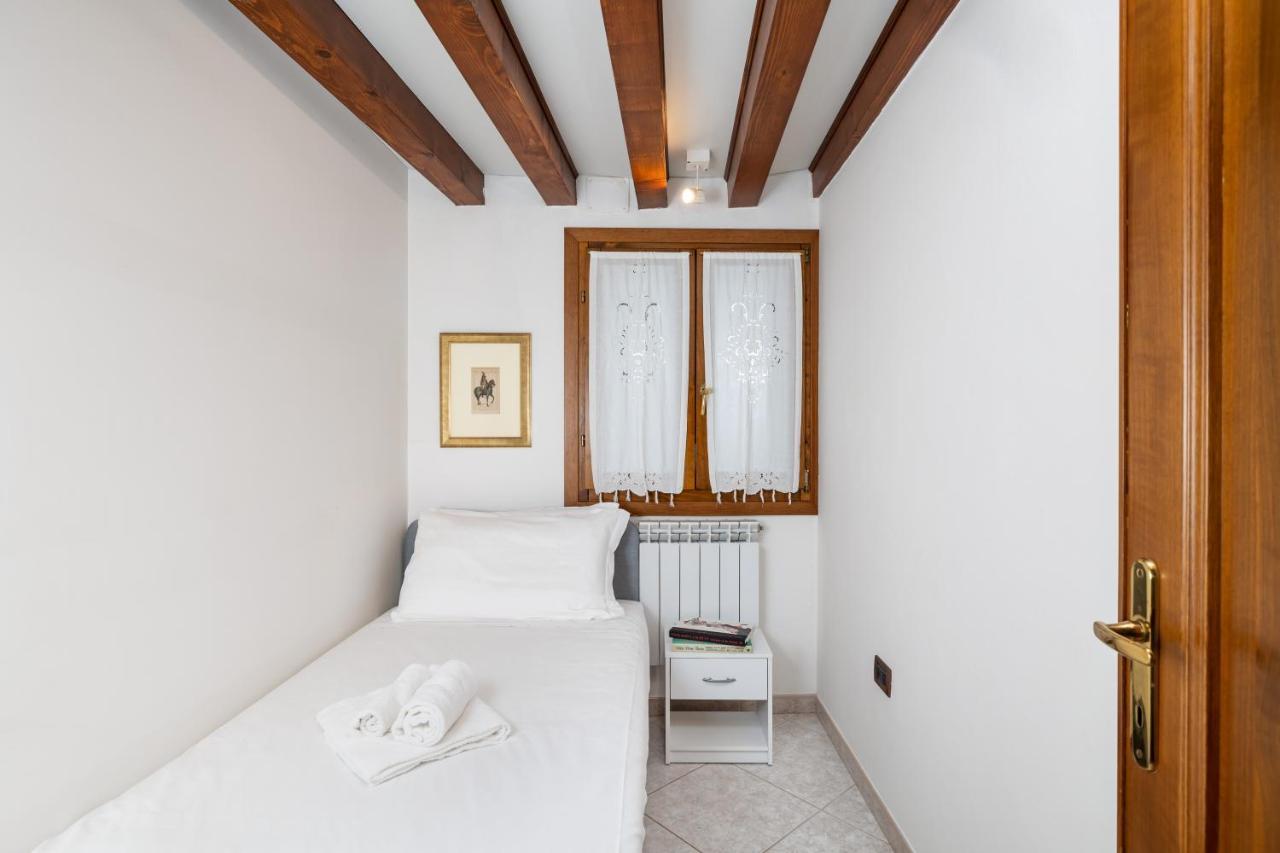 Ca Giardini Apartments In Biennale By Bricola Apartments Venice Luaran gambar