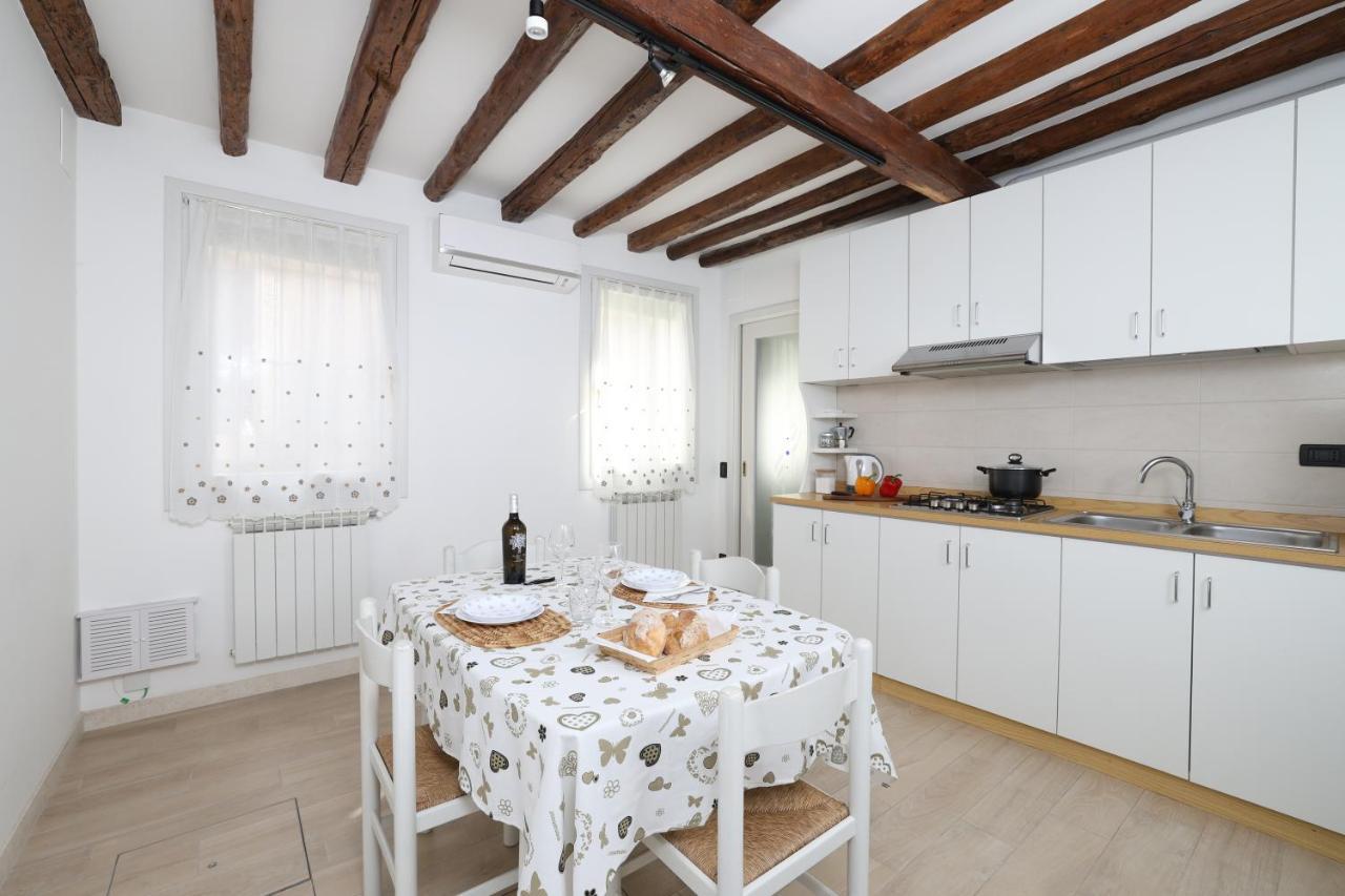 Ca Giardini Apartments In Biennale By Bricola Apartments Venice Luaran gambar
