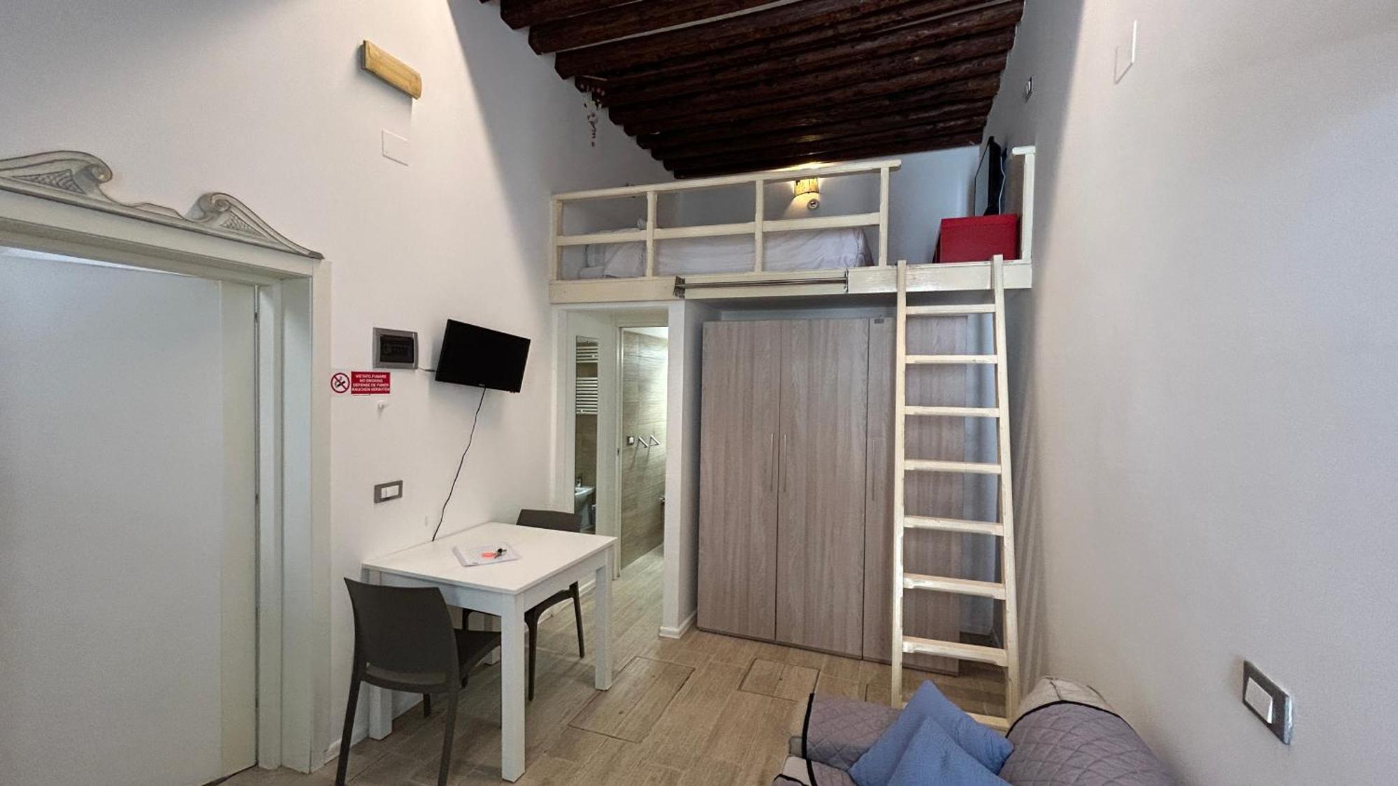 Ca Giardini Apartments In Biennale By Bricola Apartments Venice Luaran gambar
